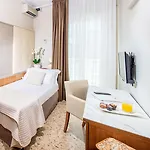 Отель Royal 4*