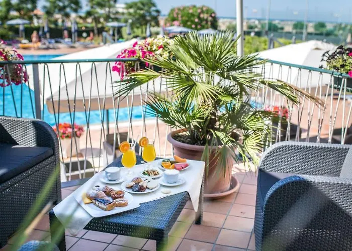 皇家酒店 4* 比比翁